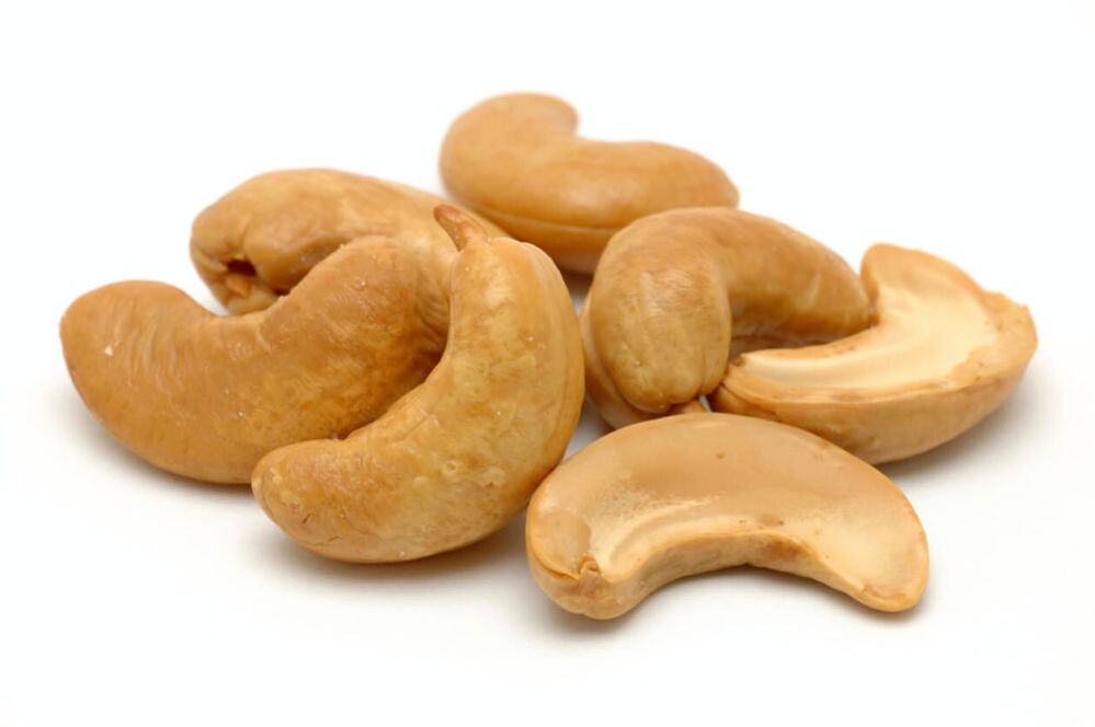 Cashew nuts increase male potency due to the high content of zinc and arginine